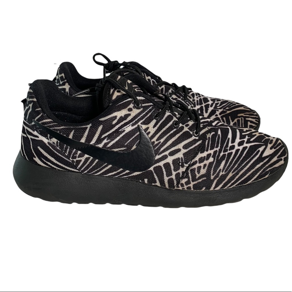 Nike Roshe One Zebra Print Black White Women’s Size 10